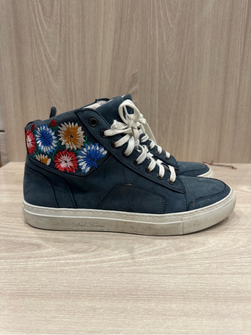 Del Toro Navy High-Top Sneakers with Multicolor Floral Embroidery Sz 8